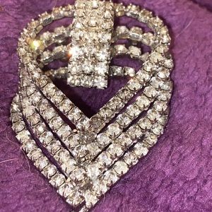 Vintage sparkle brooch (AK)